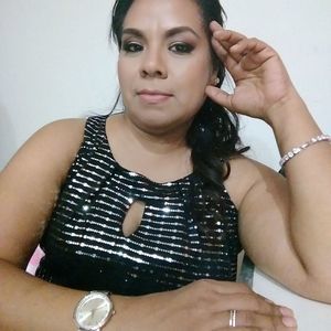 Meet your Posher, Elia